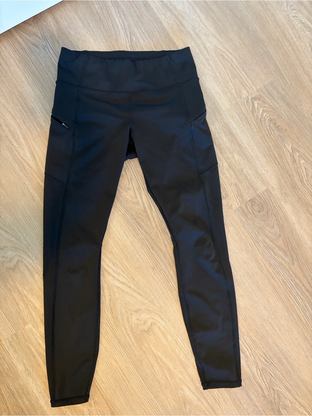 Athleta Women Black Active Leggings with Side Pocket